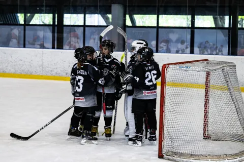 Škola hokeja — naslovna prethodnog sajta